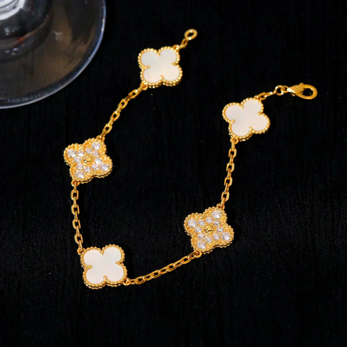 [Eterna Jewels]CLOVER WHITE PEARL MOP 5 MOTIF BRACELET COLLECTION